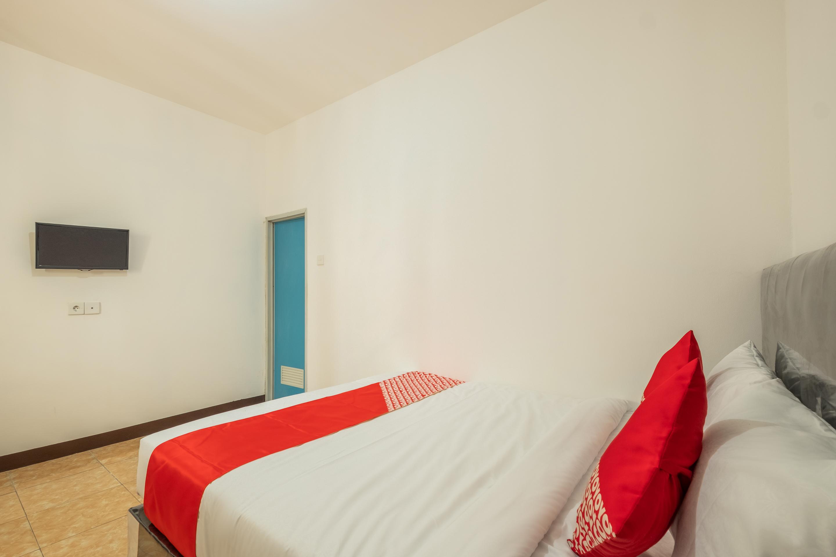 Oyo 1460 Anyelir Residence Cirebon Extérieur photo