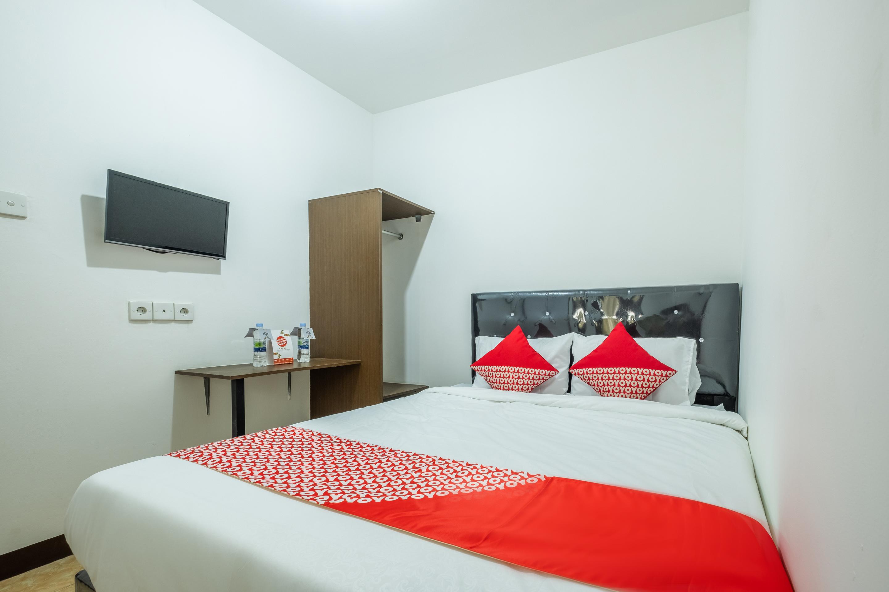 Oyo 1460 Anyelir Residence Cirebon Extérieur photo