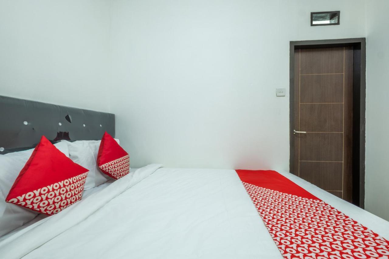 Oyo 1460 Anyelir Residence Cirebon Extérieur photo